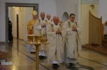 2-die-priester-beim-einzug-DSC_0068.jpg