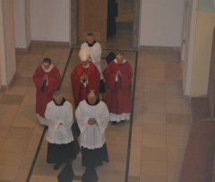 2-einzug-der-priester-DSC_0170.jpg